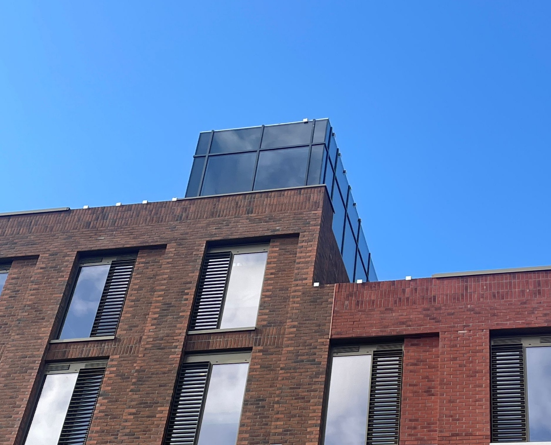 Advanced Glass installing high-performance glazing systems for durable, energy-efficient building façades.