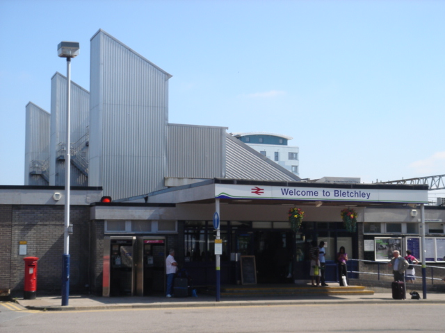 Railway station glazing rectification and gasket replacement works